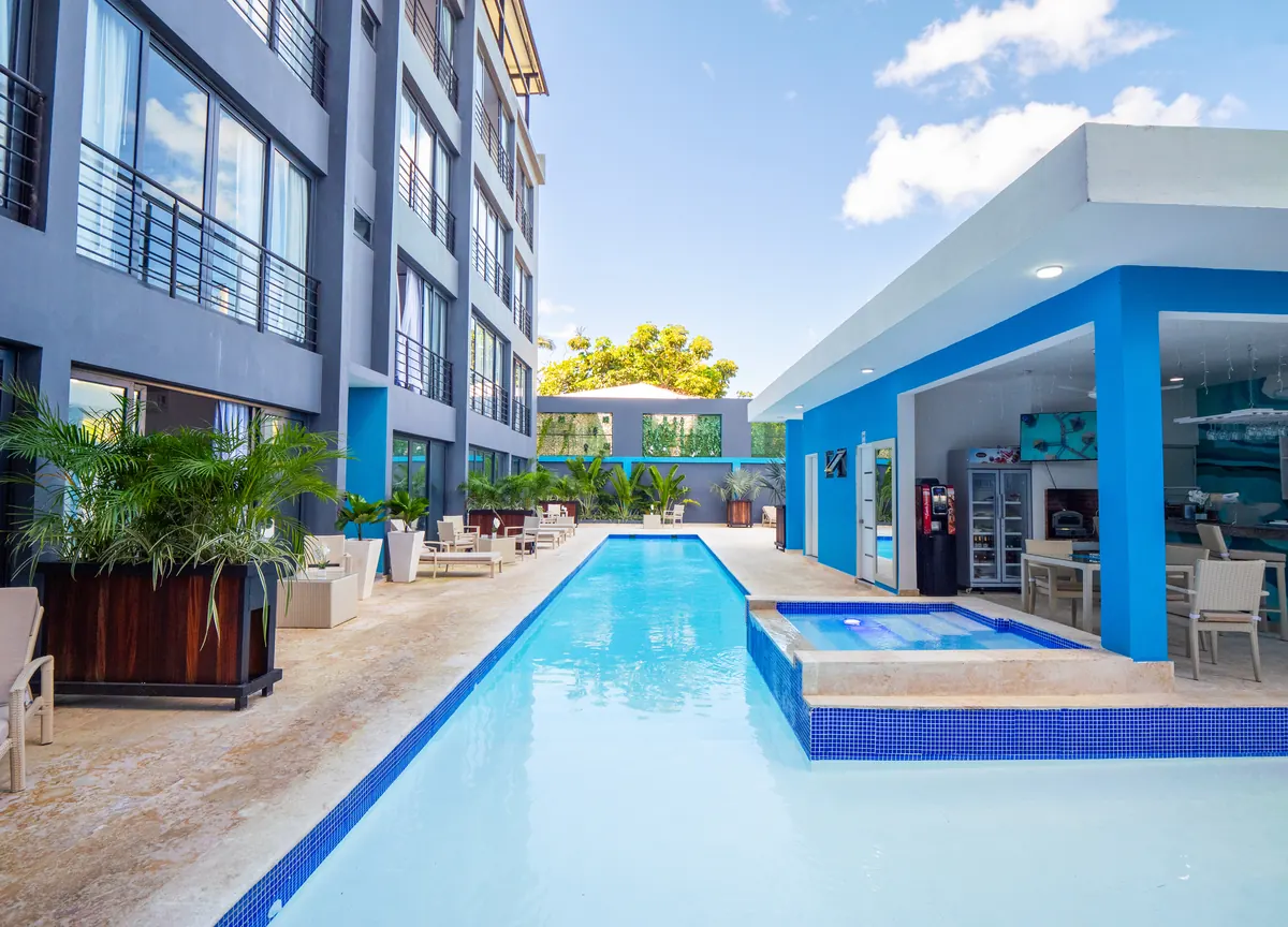 Pool and bar, Rizz Suites, Sosúa